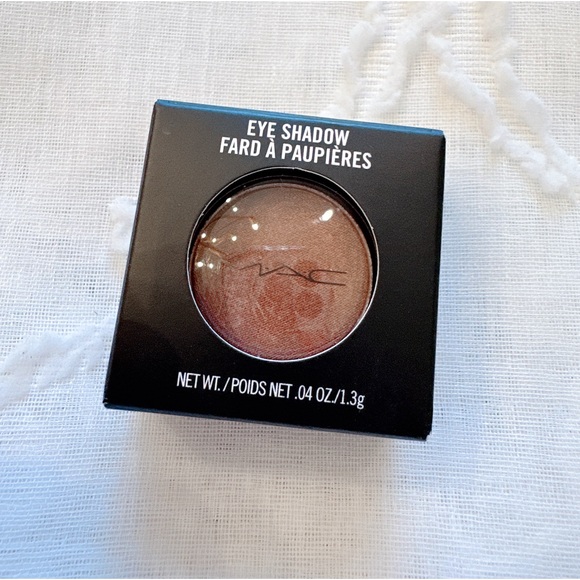 NIB MAC Cosmetics Eye Shadow Antiqued Veluxe Pearl 1.5g - Picture 4 of 7